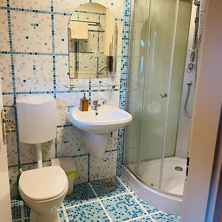 Noe Barkaja Vendeghaz *